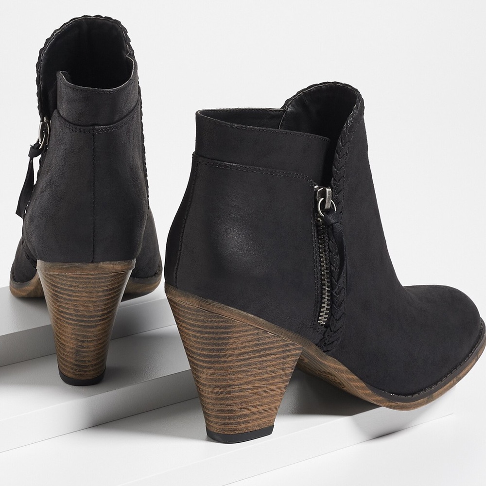 Marices women’s black ankle boot size 8.5